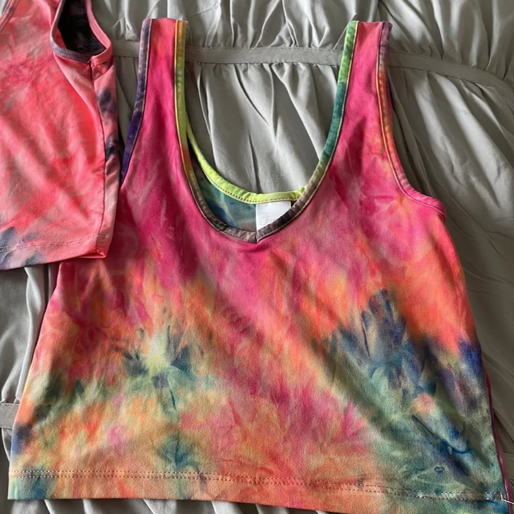 2/$10 TYE DYE Tank crop tops Small Excellent Condition 2/$10 - Picture 2 of 4